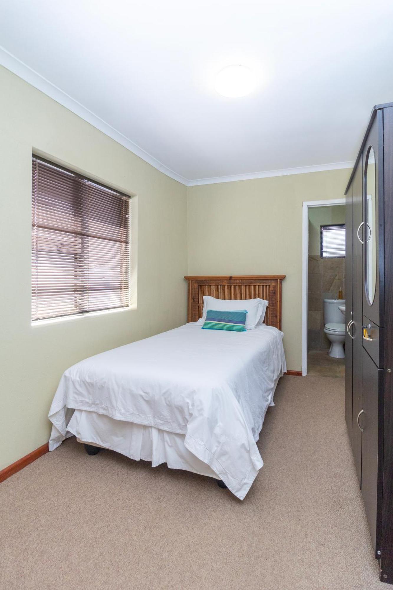 Appartement Whale Waters Self Catering Gansbaai à De Kelders Extérieur photo